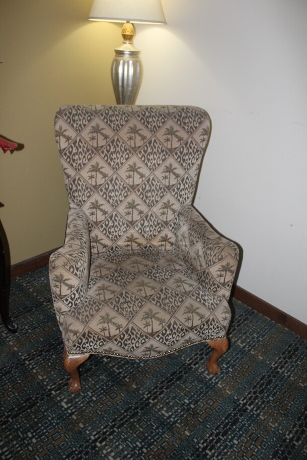 ALL ONE MONEY! 2 Chairs, Console Table, Flower Arrangement And Two Lamps. Buyer Must Remove.  - Image 5 of 6
