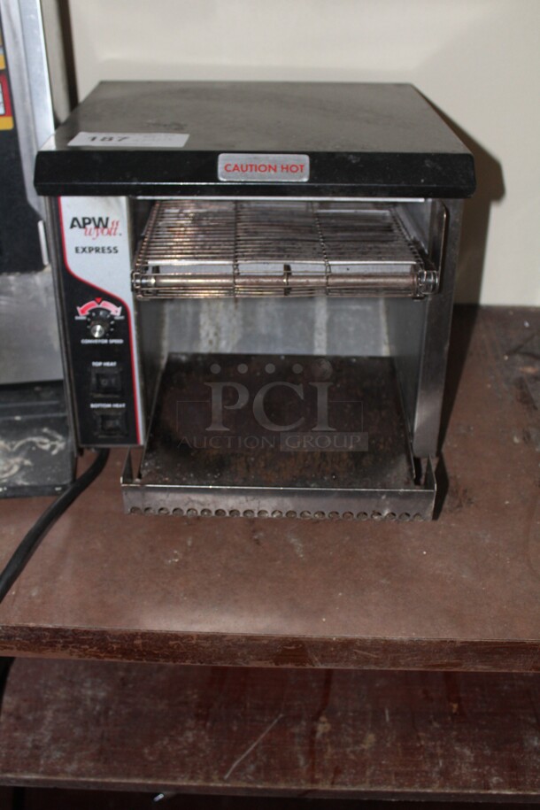 GREAT! APW Wyott Model AT-EXPRESS Commercial Conveyor Toaster. 15x18x13. 120V/60Hz. Working When Closed!