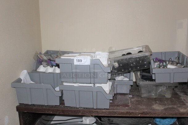 ALL ONE MONEY! Miscellaneous Kitchen Items.  - Image 1 of 4