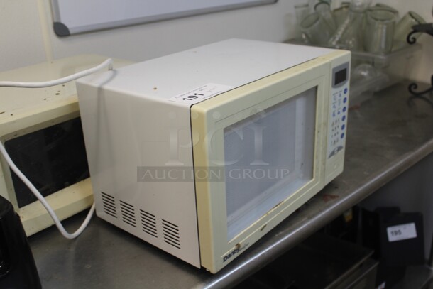 GREAT! Danby Model DMW773W Countertop Microwave. 18x12x11.5. 120V/60Hz. Working When Removed!  - Image 5 of 6