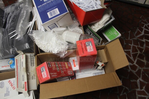 ALL ONE MONEY! Lot Of Miscellaneous Kitchen Supplies.  - Image 4 of 5