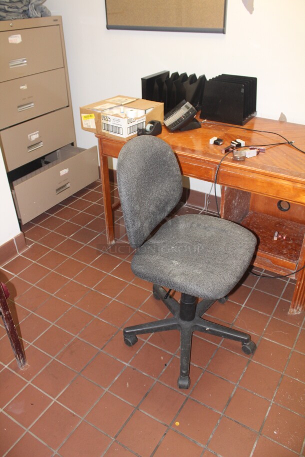 ALL ONE MONEY! Entire Contents Of Room Seen In Photos. Buyer Must Remove.  - Image 5 of 5