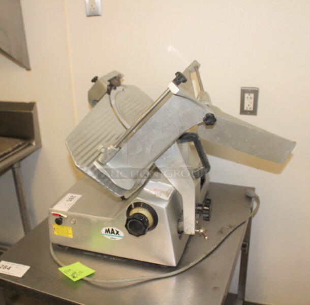 TERRIFIC! Univex Max Commercial Countertop Meat/Cheese Slicer With Sharpener. 25x26x23. 115V/60Hz. Working When Closed!