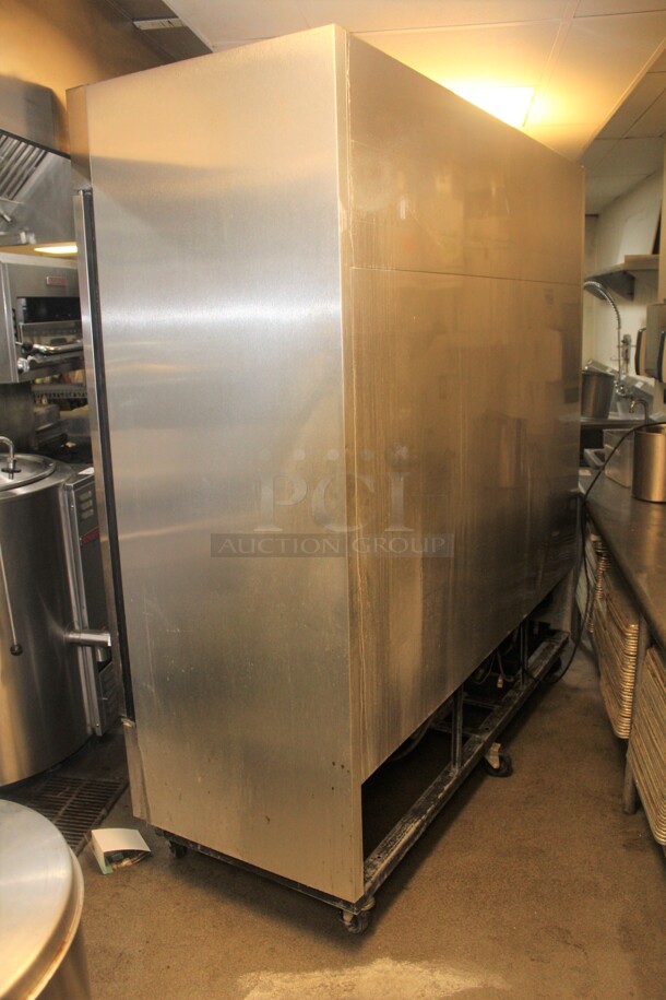 FANTASTIC! True Model T-72 Commercial Stainless Steel Triple Door Reach In Refrigerator/Cooler On Commercial Casters. 78x30x84. 115V/60Hz. Working When Closed! Buyer Must Remove.  - Image 7 of 8