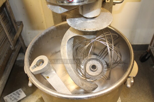AWESOME! Univex Model SRM30+ Commercial Planetary 30 Qt. Floor Mixer With Commercial Bowl, Dough Hook, Paddle Attachment, Whisk Attachment And Bowl Guard. 20x32x48. 115V/60Hz. Working When Closed! Buyer Must Remove. - Image 4 of 7