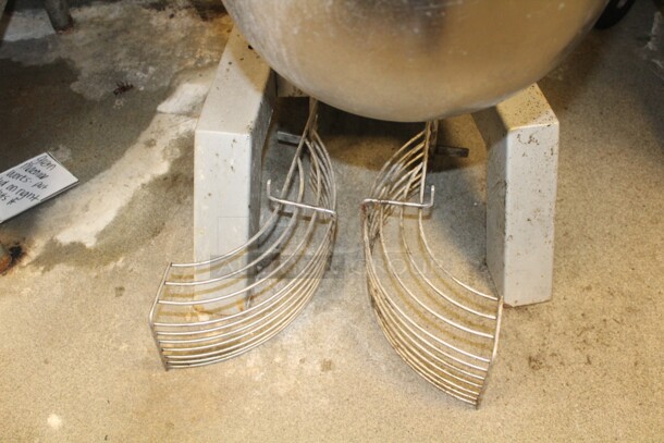 AWESOME! Univex Model SRM30+ Commercial Planetary 30 Qt. Floor Mixer With Commercial Bowl, Dough Hook, Paddle Attachment, Whisk Attachment And Bowl Guard. 20x32x48. 115V/60Hz. Working When Closed! Buyer Must Remove. - Image 5 of 7