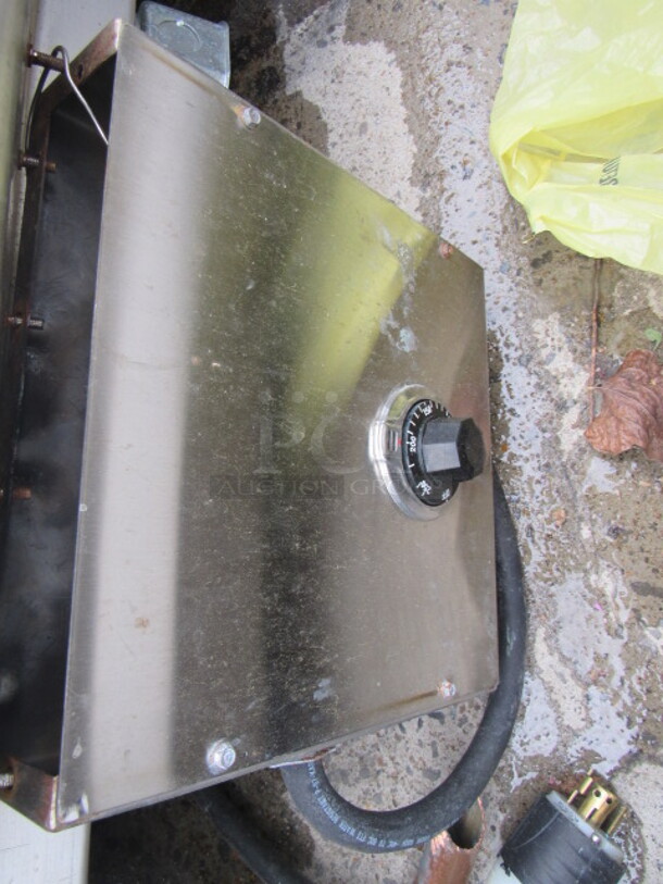 One Electric Heated Drop In Well, Will Hold 8 Full Size Pans. Model# HEL5000S. 105X24X10 - Image 2 of 2