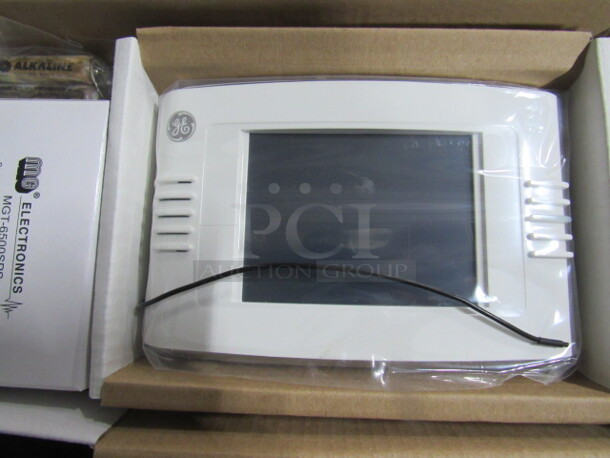 One Interlogix GE Simon XT Talking Touhscreen With Power Supply. #60-924-RF-TS. - Image 2 of 4
