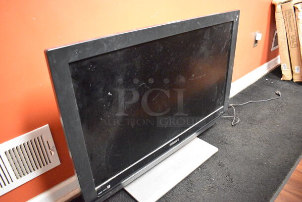 Philips Model 37PFL5322D/37 37" Television. 100-240 Volts, 1 Phase. Buyer Must Pick Up - We Will Not Ship This Item. Tested and Powers On But Screen Stays Black. - Image 3 of 8