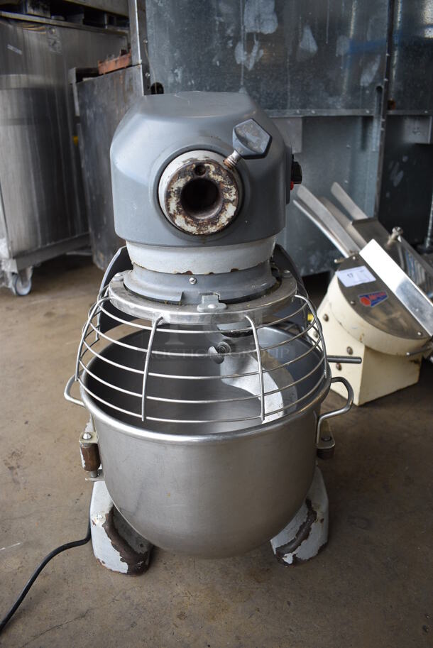 WOW! Hobart Legacy Model HL200 Metal Commercial 20 Quart Planetary Mixer w/ Stainless Steel Mixing Bowl, Bowl Guard and Dough Hook. 100-120 Volts, 1 Phase. 16x25x29. Tested and Working! - Image 4 of 12