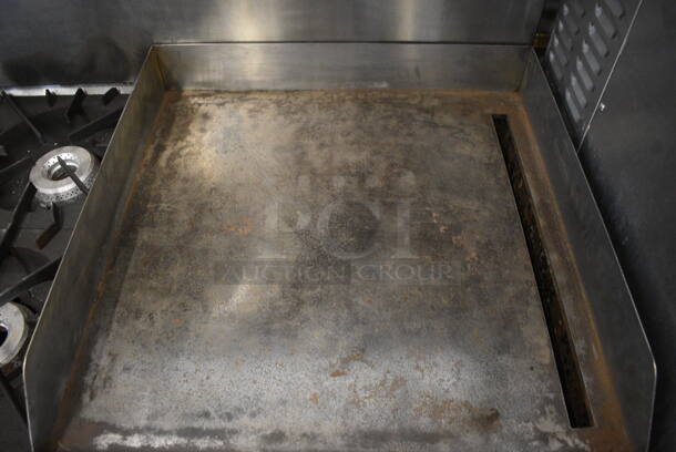 BEAUTIFUL! Vulcan Stainless Steel Commercial Natural Gas Powered 4 Burner Range, Flat Top Griddle, 2 Ovens, Backsplash and Overshelf. 48x31.5x60.5 - Image 7 of 9