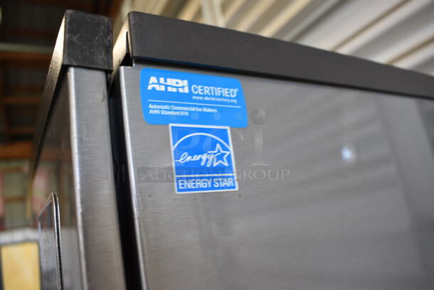 FANTASTIC! 2016 Manitowoc Model IY1496N-261 ENERGY STAR Stainless Steel Commercial Ice Machine Head on Stainless Steel Commercial Ice Bin w/ Manitowoc Model JC1395-261 Metal Commercial Remote Fan. 208-230 Volts, 1 Phase. 48x36x80, 30x30x32 - Image 5 of 12