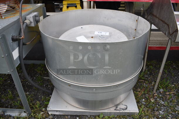 FANTASTIC! 8.5' CaptiveAire Stainless Steel Commercial Grease Hood w/ Filters, Lights and Make Up Air Vent and Metal Commercial Rooftop Mushroom Exhaust Fan. 115 Volts, 1 Phase. 105x67.5x24, 29x29x24 - Image 8 of 10