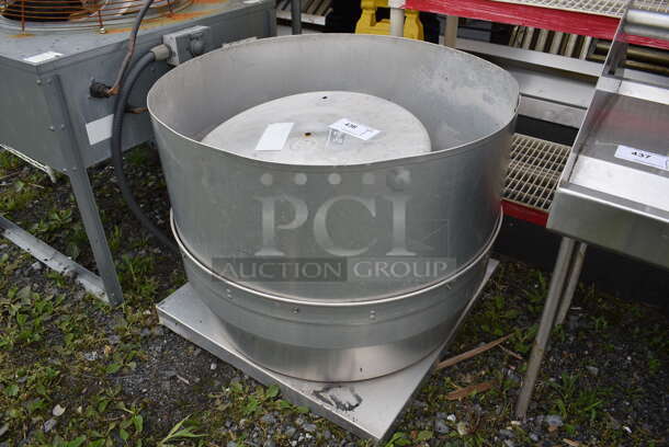 FANTASTIC! 8.5' CaptiveAire Stainless Steel Commercial Grease Hood w/ Filters, Lights and Make Up Air Vent and Metal Commercial Rooftop Mushroom Exhaust Fan. 115 Volts, 1 Phase. 105x67.5x24, 29x29x24 - Image 10 of 10