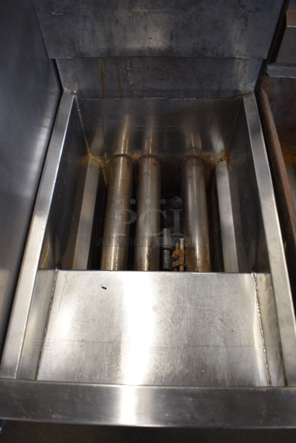 NICE! Dean Model SR42GNS Stainless Steel Commercial Floor Style Natural Gas Powered Deep Fat Fryer. 105,000 BTU. 15.5x30x47 - Image 3 of 7