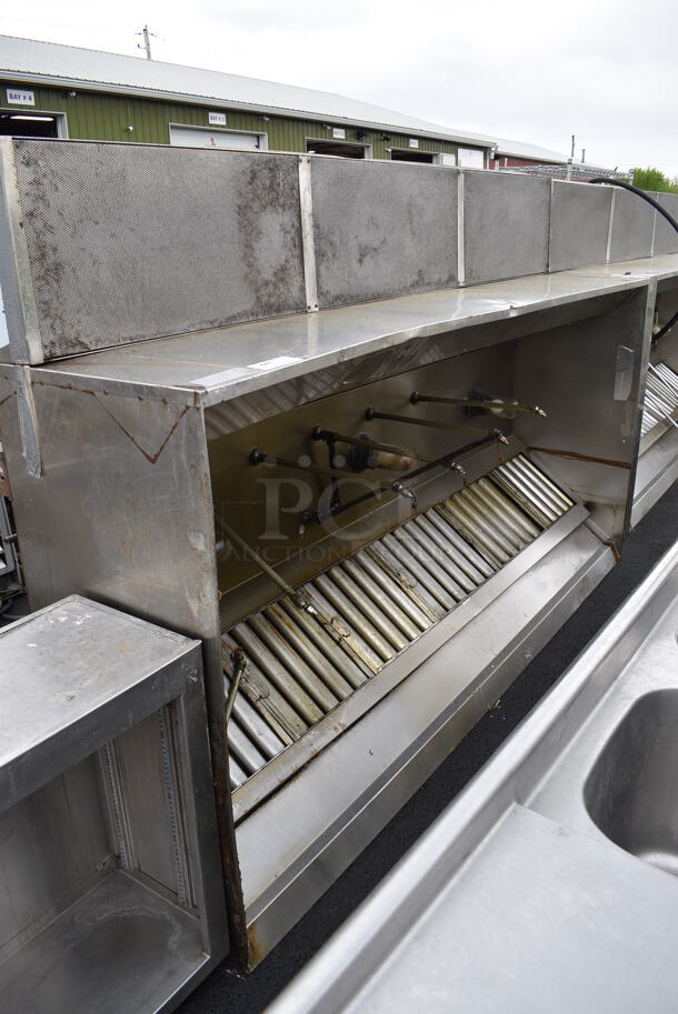 FANTASTIC! 8.5' CaptiveAire Stainless Steel Commercial Grease Hood w/ Filters, Lights and Make Up Air Vent and Metal Commercial Rooftop Mushroom Exhaust Fan. 115 Volts, 1 Phase. 105x67.5x24, 29x29x24