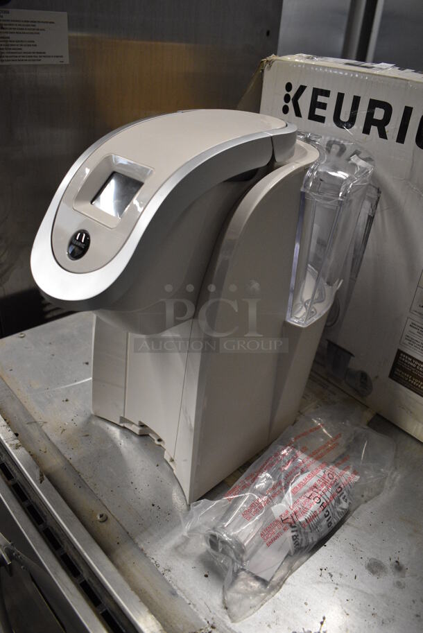 IN ORIGINAL BOX! Keurig K200 2.5 Single Pot Coffee Machine. 9x13x14 - Image 7 of 9
