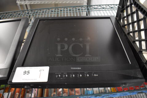 Toshiba Model P1730A 17" Computer Monitor