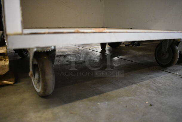 Gray Table w/ Undershelf on Commercial Casters. 30.5x32x23 - Image 5 of 5