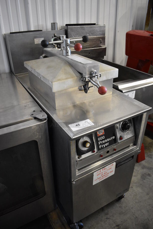 BEAUTIFUL! Henny Penny Model 600 Stainless Steel Commercial Natural Gas Powered Pressure Fryer on Commercial Casters. 18x40.5x46 - Image 3 of 8