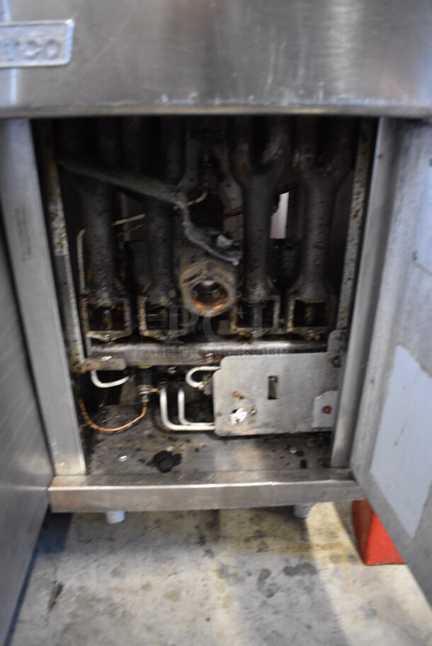 NICE! Pitco Frialator Model 43C-MS Stainless Steel Commercial Floor Style Natural Gas Powered Deep Fat Fryer. 122,000 BTU. 15x31.5x47 - Image 5 of 7