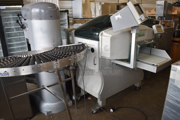 MARVELOUS! Mettler Toledo Model 0647 Solo Max Commercial Floor Style Scale w/ Model 8270 Stainless Steel Labeler and Model 0925 Stainless Steel Conveyor. 250 Volts. 64x55x62, 50x24x69, 51x26x42 - Image 10 of 10