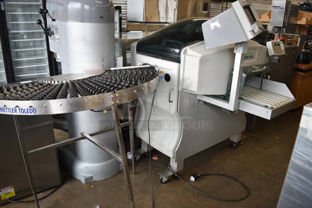 MARVELOUS! Mettler Toledo Model 0647 Solo Max Commercial Floor Style Scale w/ Model 8270 Stainless Steel Labeler and Model 0925 Stainless Steel Conveyor. 250 Volts. 64x55x62, 50x24x69, 51x26x42 - Image 9 of 10