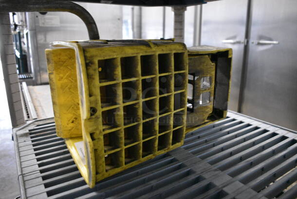 Yellow Poly Mop Bucket Wringing Attachment. 13x12x27 - Image 2 of 3