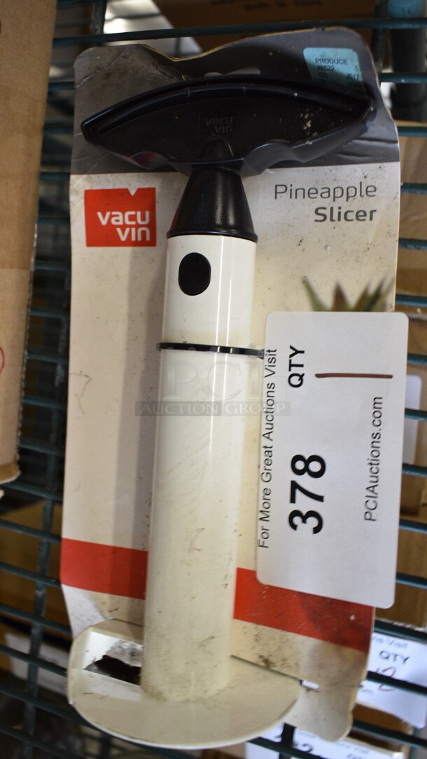 BRAND NEW! Vacuvin Pineapple Slicer. 9" - Image 1 of 3