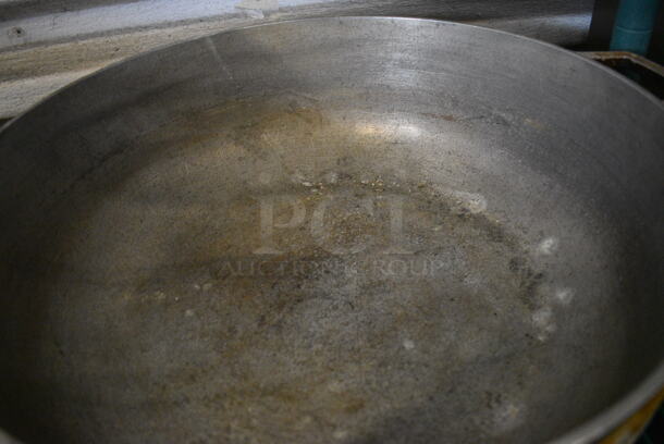 3 Metal Pots w/ 3 Lids. 17.5x14.5x5. 3 Times Your Bid! - Image 4 of 4