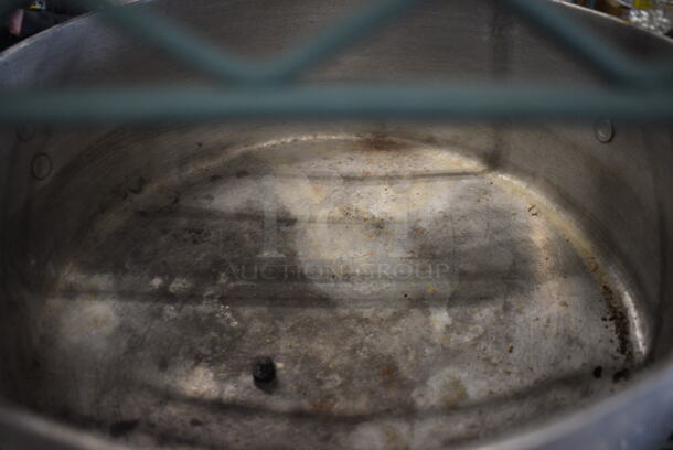 Metal Stock Pot w/ Lid. 18.5x14.5x6 - Image 3 of 3