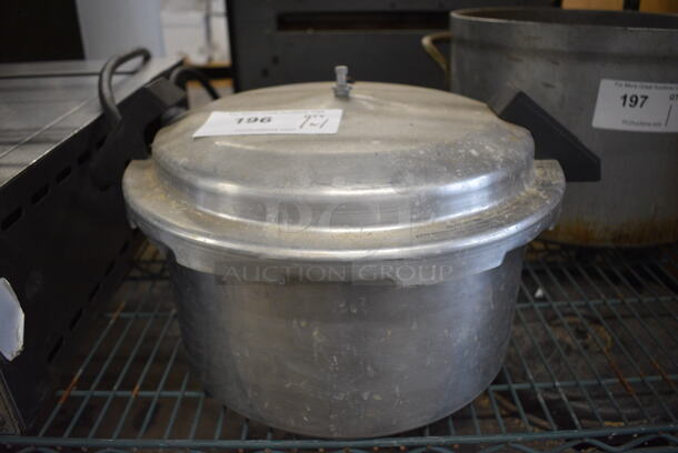 Metal Pot w/ Lid. 17x14x10 - Image 1 of 4