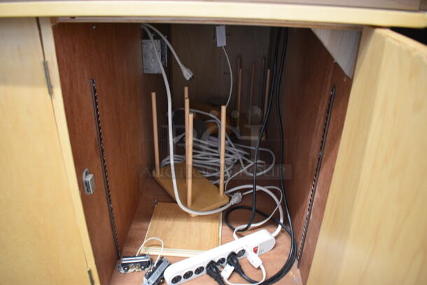 NICE! Wood Pattern Counter w/ 6 Metal Soup Kettle Food Warmers. 61x51x65. Tested and Working! - Image 6 of 9