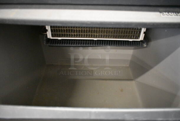WOW! Scotsman Prodigy Model CU1526SA-1A Metal Commercial Air Cooled Self Contained Ice Machine. 115 Volts, 1 Phase. 26.5x27x39 - Image 4 of 7