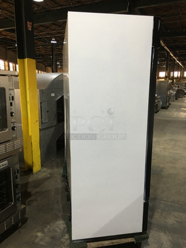 True Commercial 3 Door Reach In Cooler Merchandiser! With Poly Coated Racks! Model GDM72 Serial 12555420! 115V 1Phase! - Image 2 of 9