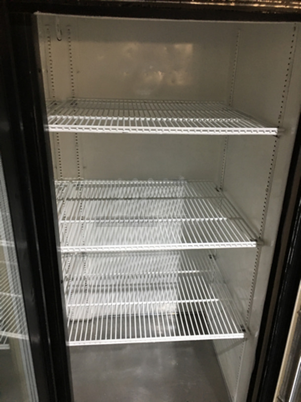 True Commercial 3 Door Reach In Cooler Merchandiser! With Poly Coated Racks! Model GDM72 Serial 12555420! 115V 1Phase! - Image 6 of 9