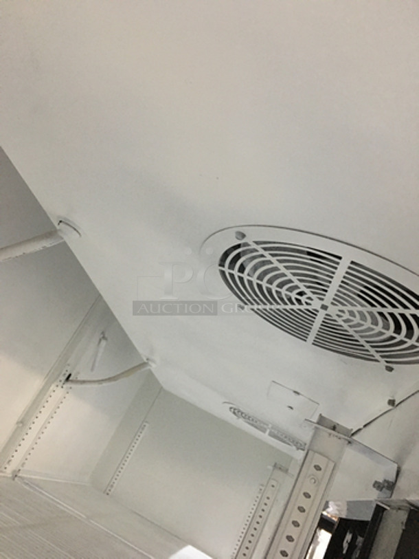 True Commercial 3 Door Reach In Cooler Merchandiser! With Poly Coated Racks! Model GDM72 Serial 12555420! 115V 1Phase! - Image 7 of 9