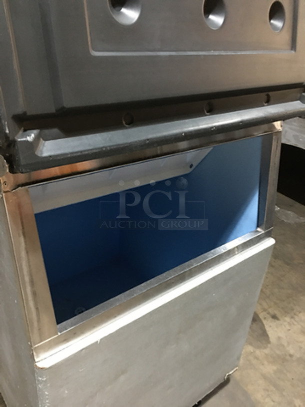 Hoshizaki Commercial Ice Making Machine! On Ice Bin! All Stainless Steel! On Legs! 2 X Your Bid! Makes One Unit!  - Image 5 of 8