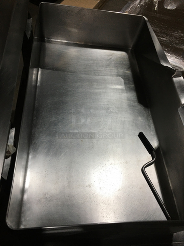 FAB! Market Forge Commercial Electric Powered Manual Tilt Skillet! All Stainless Steel! Model 1800 Serial 056955! 480V 3Phase! On Legs! - Image 5 of 9