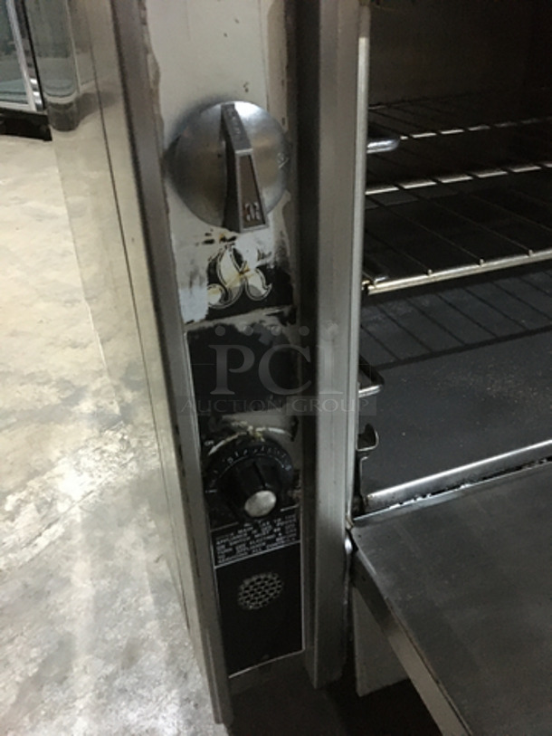 Jade Range Commercial Natural Gas Powered French Top/Hot Plate Stove! With Full Size Oven Underneath! All Stainless Steel! On Casters! - Image 6 of 9