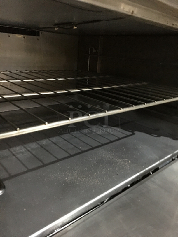 Jade Range Commercial Natural Gas Powered French Top/Hot Plate Stove! With Full Size Oven Underneath! All Stainless Steel! On Casters! - Image 7 of 9