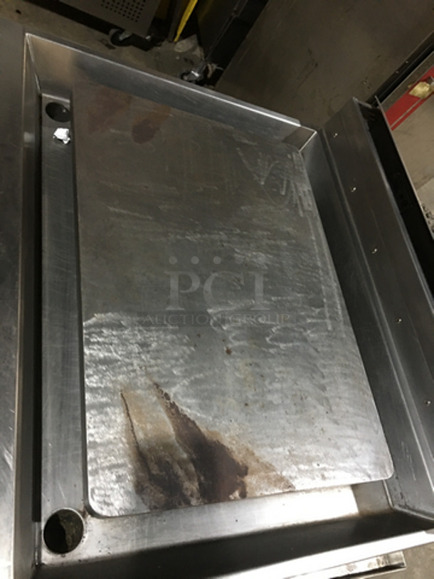 WOW! LATE MODEL 2015! Jade Range Natural Gas Powered Heavy Duty Plancha Flat Grill! On Stainless Steel Equipment Stand! With Underneath Storage Space! On Legs! - Image 5 of 8