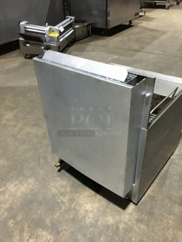 All Stainless Steel Natural Gas Powered Countertop Deep Fat Fryer! With Backsplash!
 - Image 4 of 8