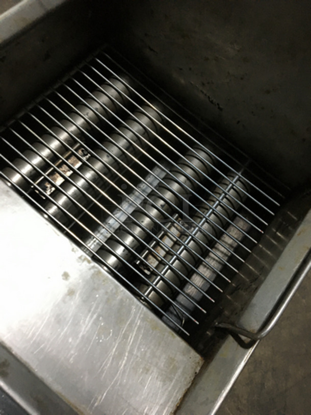 All Stainless Steel Natural Gas Powered Countertop Deep Fat Fryer! With Backsplash!
 - Image 6 of 8