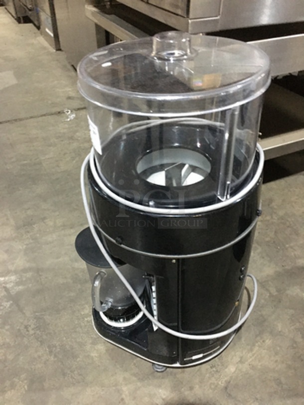 Nice! Island Oasis Commercial Ice Shaver Blender Machine! Model SB3X Serial A7912X! 115V 1 Phase! - Image 2 of 8