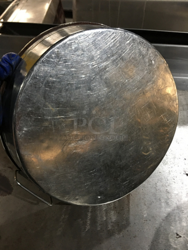 Round Food Holding Pans! With Handles! 2 X Your Bid! - Image 4 of 4