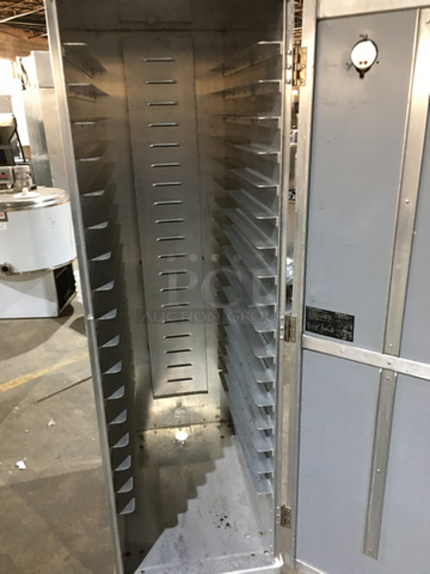 Cres Cor One Door Enclosed Food Transport Cabinet! Holds Full Size Sheet Pans! On Commercial Casters! - Image 5 of 6