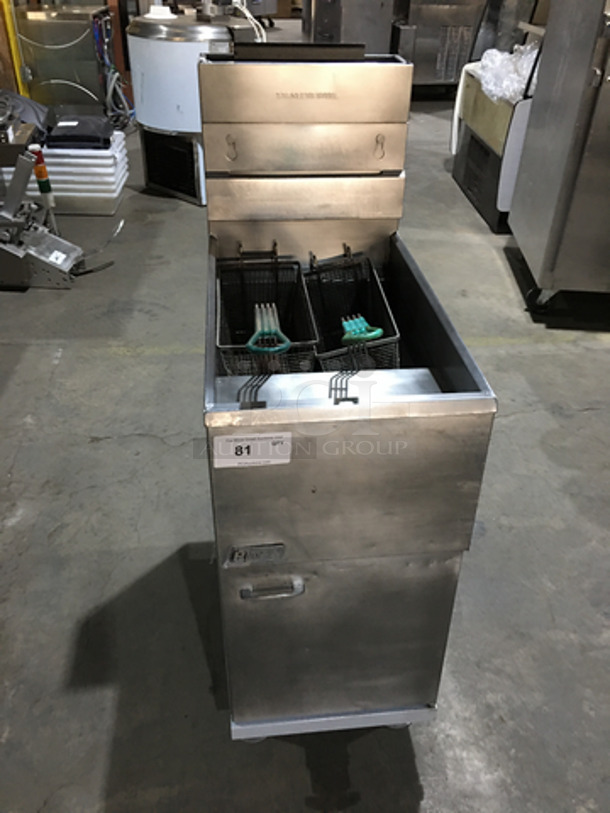 Pitco Commercial Natural Gas Powered Deep Fat Fryer! With Backsplash! With 2 Metal Frying Baskets! Model 35C+SM Serial G09LB037953! On Legs!