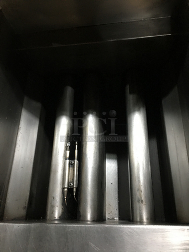 Pitco Commercial Natural Gas Powered Deep Fat Fryer! With Backsplash! With 2 Metal Frying Baskets! Model 35C+SM Serial G09LB037953! On Legs! - Image 6 of 10
