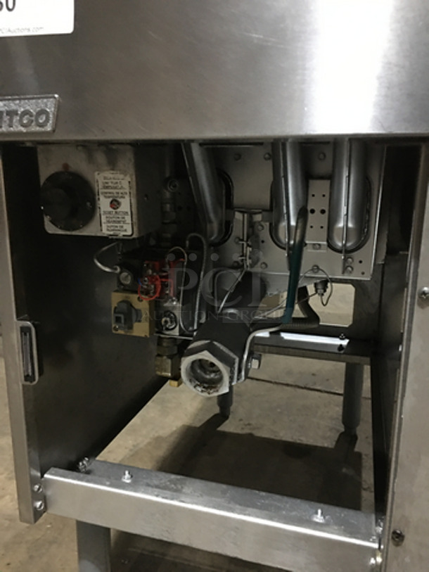 Pitco Commercial Natural Gas Powered Deep Fat Fryer! With 2 Metal Baskets! With Backsplash! All Stainless Steel! On Legs! Model SG14 Serial G03E3015266! - Image 7 of 9